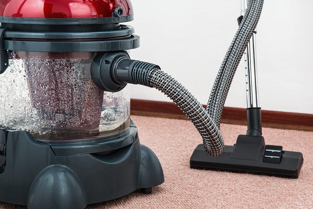 Aspirateur pour nettoyer les tapis et les tissus