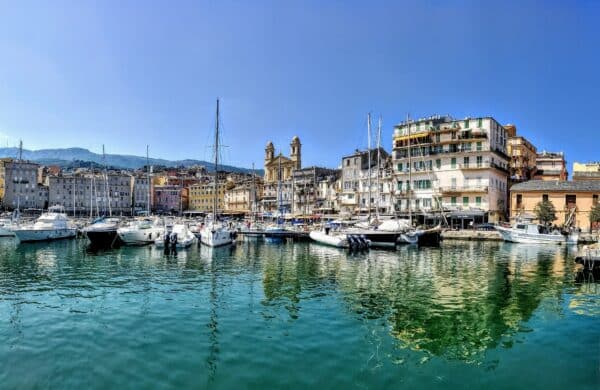 Corse : la perle de la Méditerranée, pourquoi y aller ?